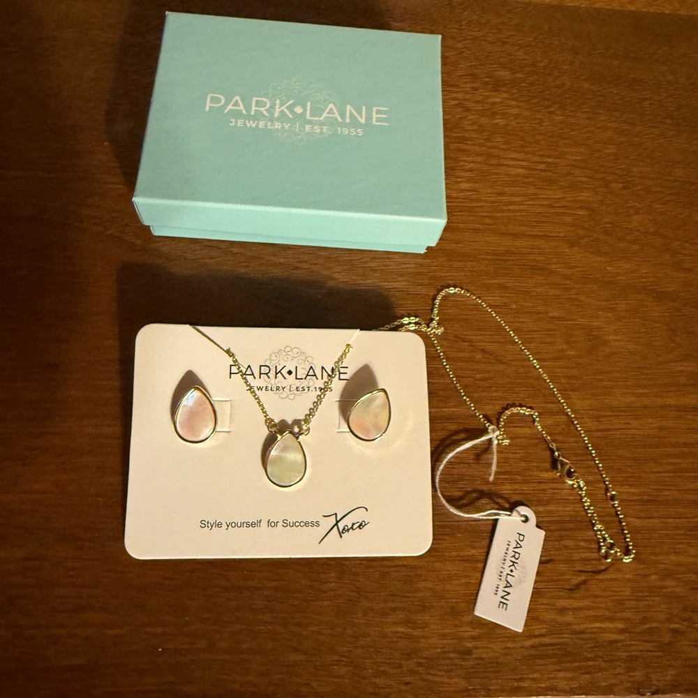 Park Lane Delaney Necklace & Earrings Set
